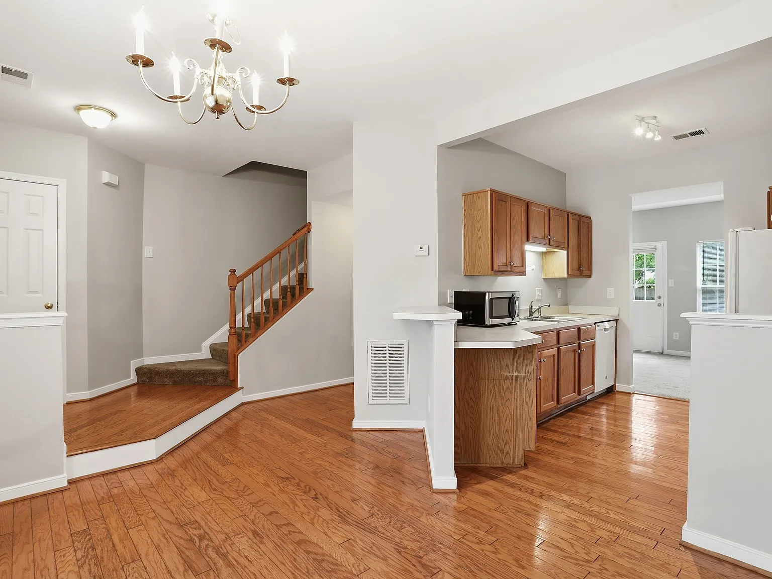 Mountain Gate Pl, Glen Allen — Photo 2
