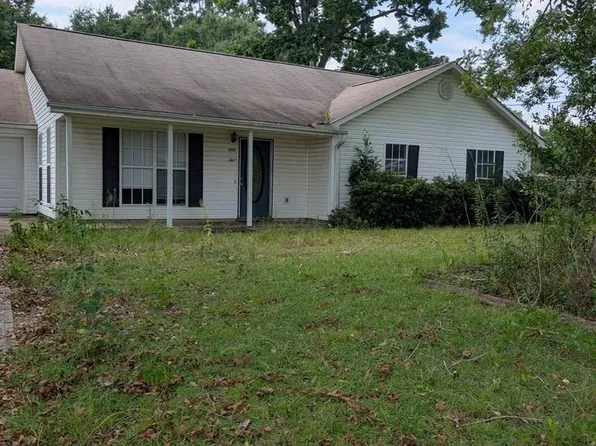 305 Avenue G, Hartford, AL 36344