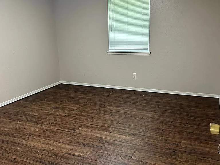 1602-1605 Juniper Cir — Photo 7