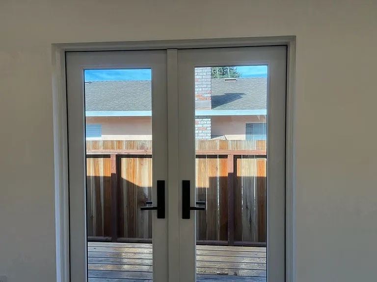 972 McKenzie Ave — Photo 5