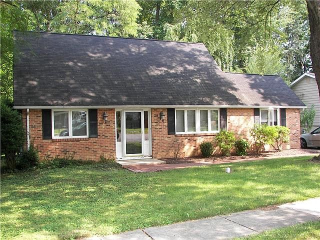 1st image of 29 Cornwall Dr