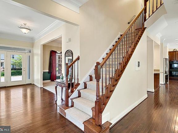 4th image of 7158 Comrie Ct