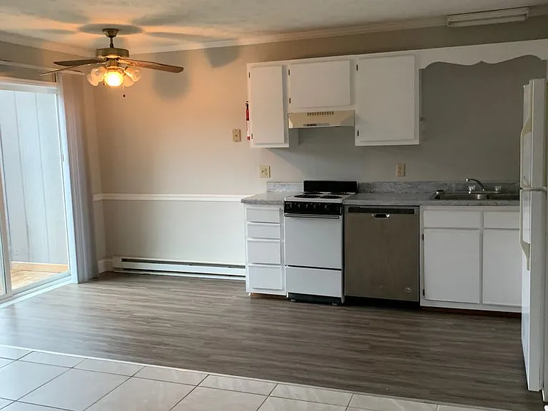 102 McConnell St — Photo 4