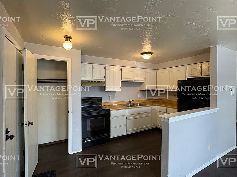 510 Spinnaker Ln #8 — Photo 3