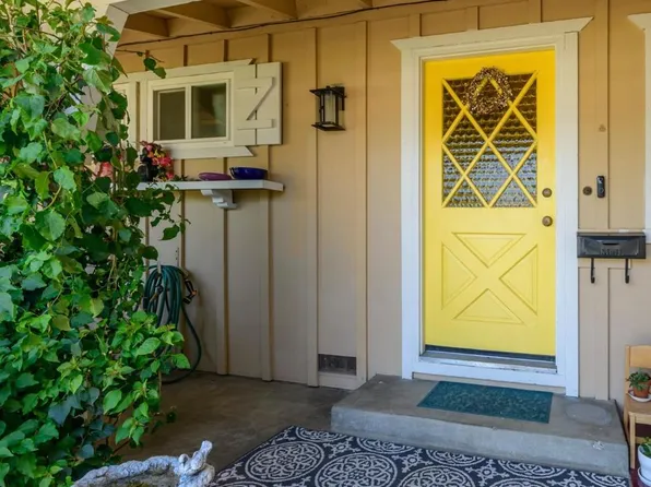 5034 Robander St, Carmichael, CA 95608