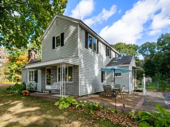 189 Woodbridge St, South Hadley, MA 01075
