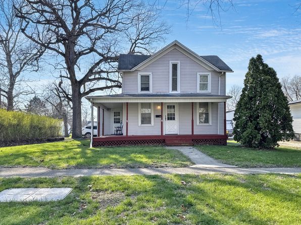 415 N 3rd St, Watseka, IL 60970