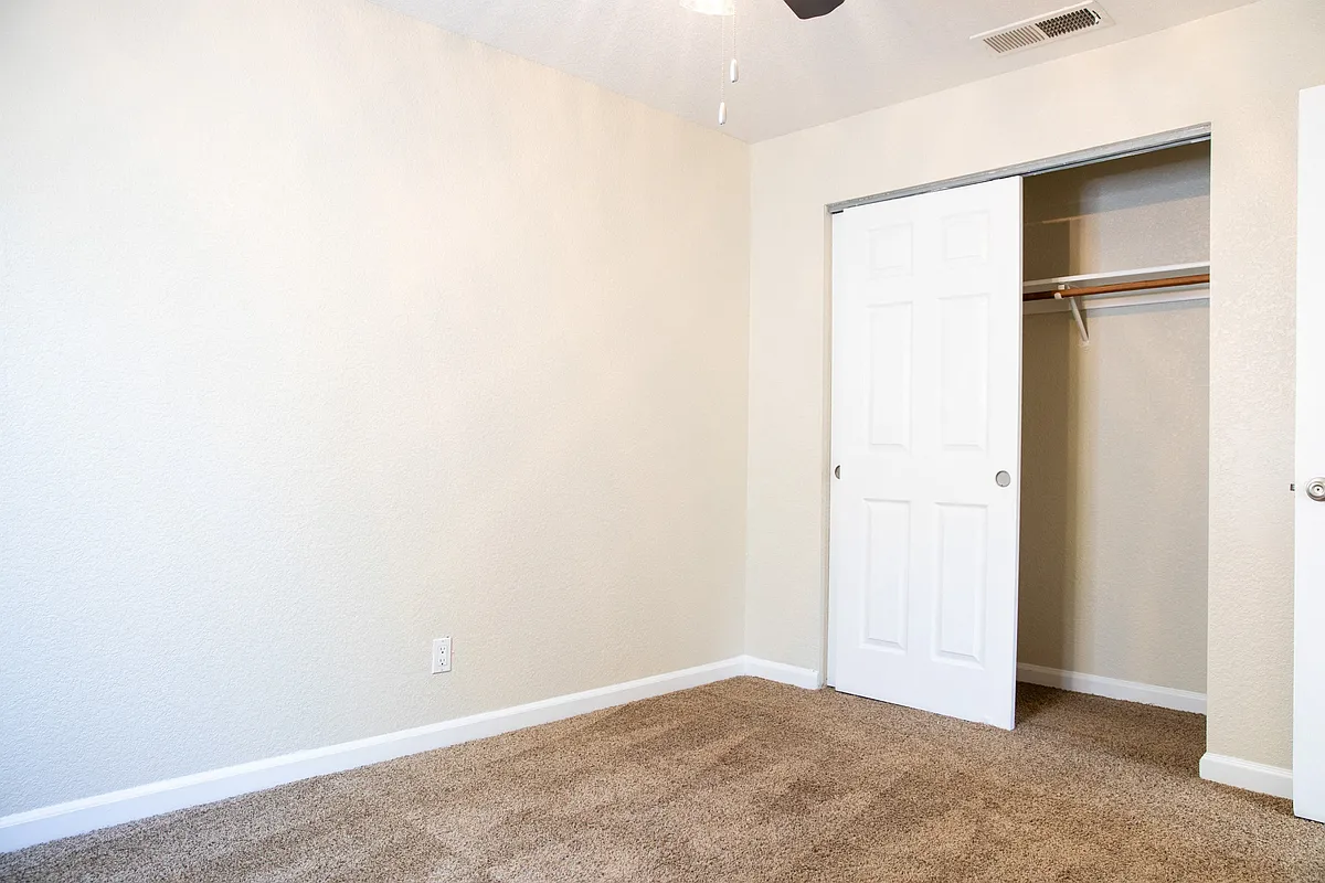 Building Photo - Creekview Homes