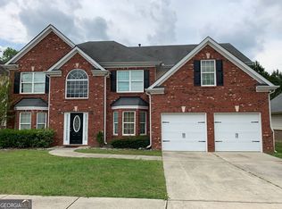 3951 Oak Field Dr, Loganville, GA 30052