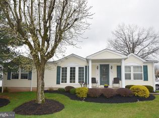 102 Deerfield Dr, Souderton, PA 18964