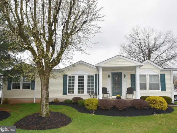 102 Deerfield Dr, Souderton, PA 18964