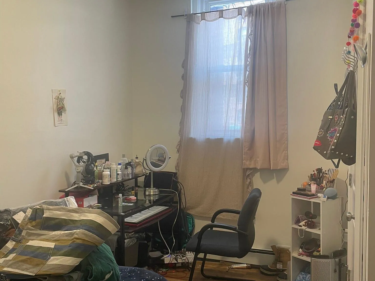 2 bed, 687 sqft, $3,200 — Photo 3