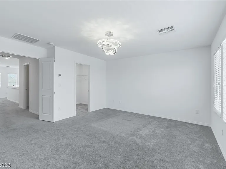 638 Great River Ave — Photo 17