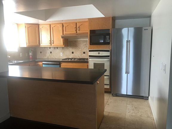 3rd image of 2300 Lake View Ave #2300