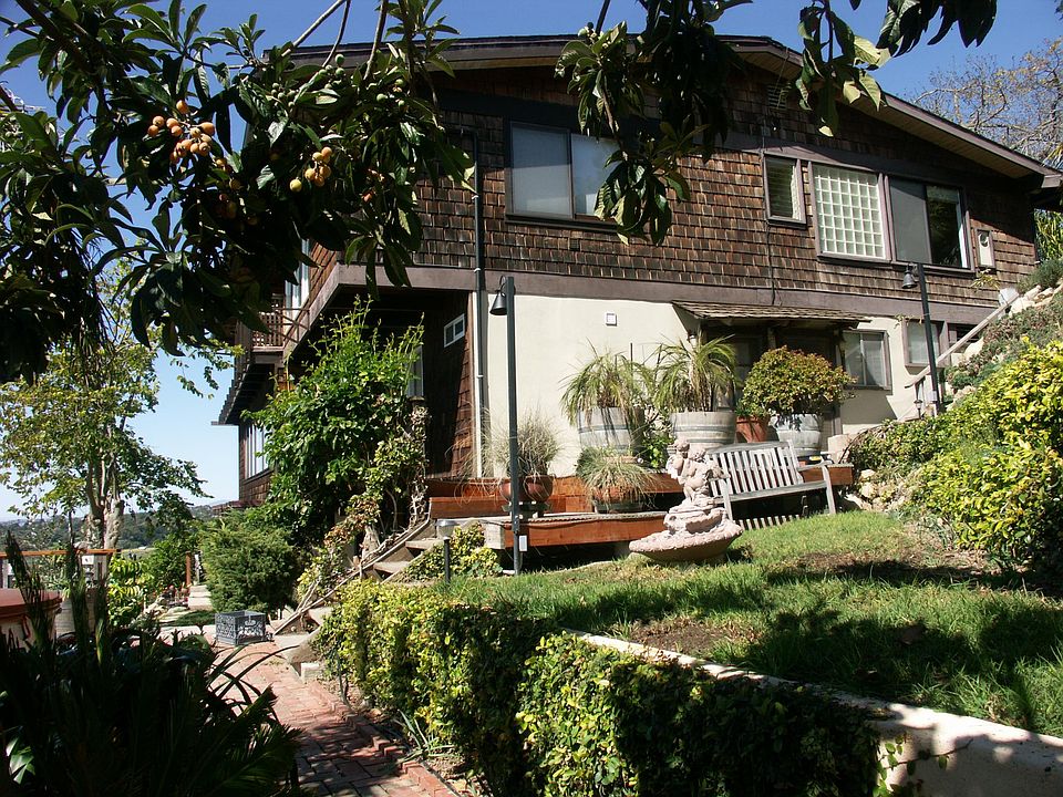 Side entrance to Garden Suite