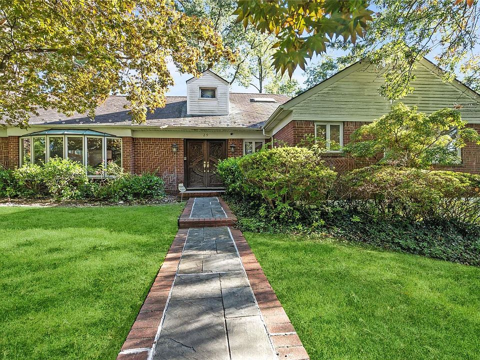 1st image of 29 Somerset Drive S