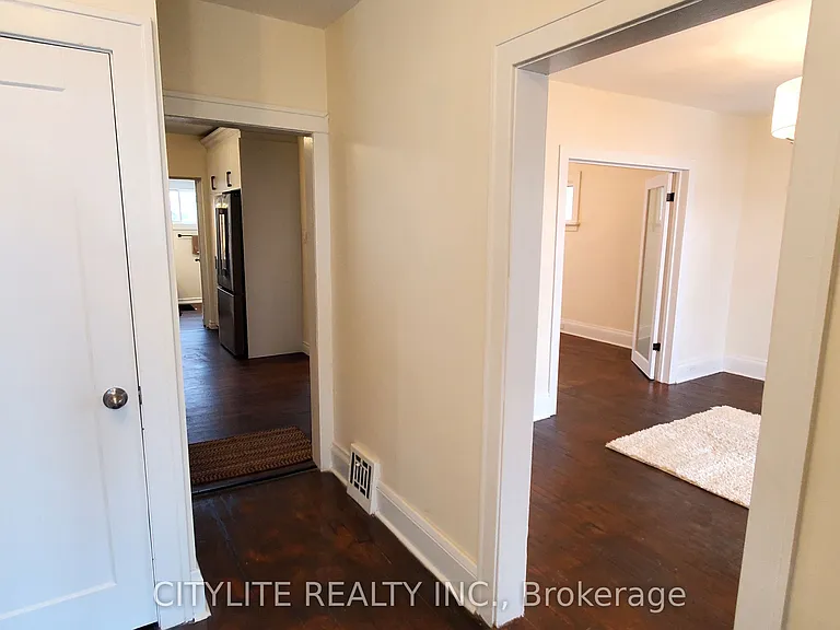 244 Albert St W — Photo 5