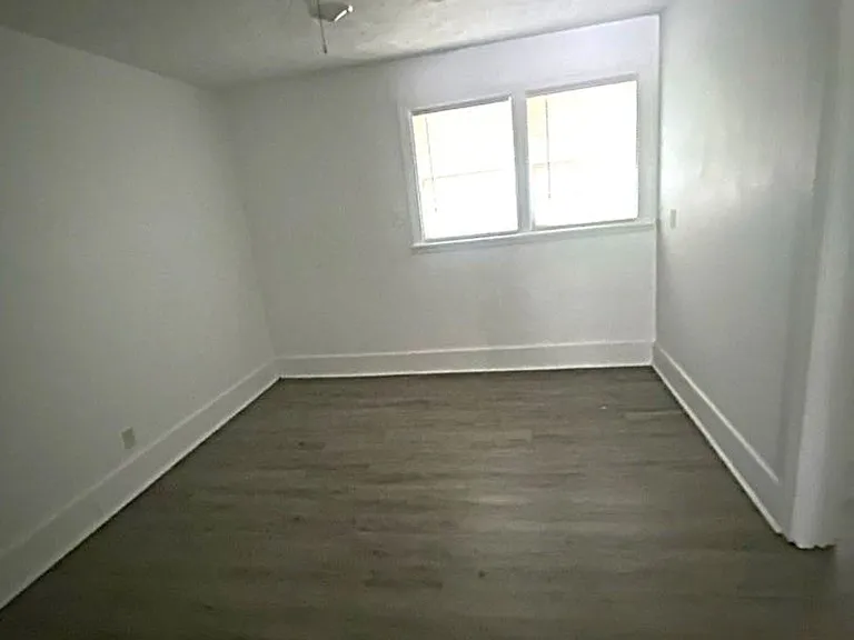 837 Fulton Ave — Photo 4