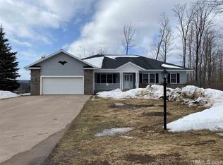 2839 Northcrest Dr, Marquette, MI 49855