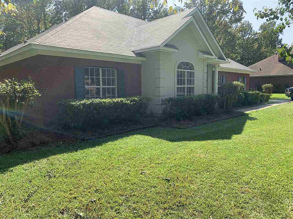 1st image of 130 Wildwood Blvd