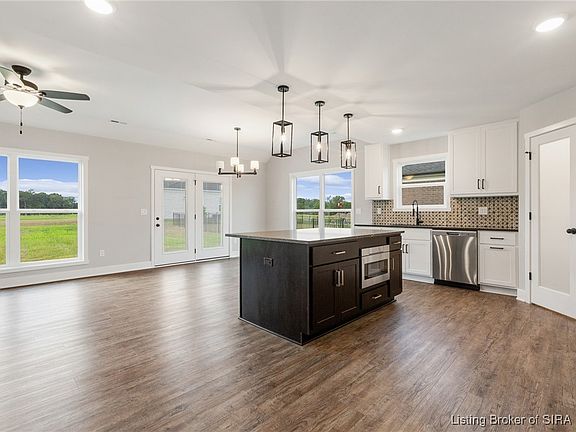 3rd image of 7633 Melrose Lane