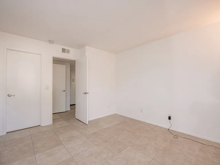 2323 Huntington St #902 — Photo 26