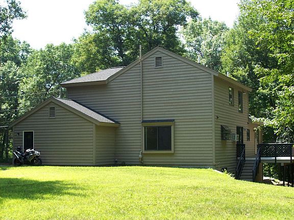 woodedback yard w/lg. deck