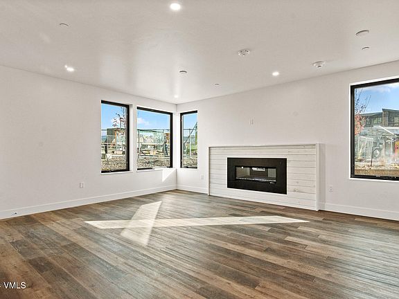 2nd image of 91 Mount Hope Cir #D101