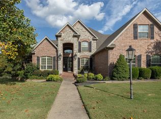 2670 N Candlewood Dr, Fayetteville, AR 72703