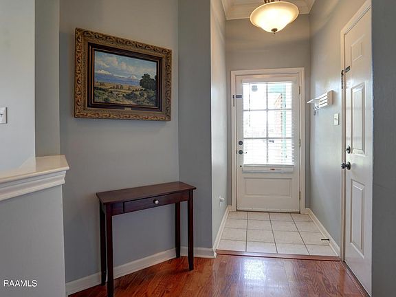 4th image of 417 Burgess Dr