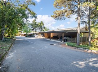 7526 SW Barnes Rd UNIT C, Portland, OR 97225