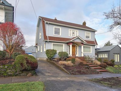 625 NE Laurelhurst Pl, Portland, OR, 97232