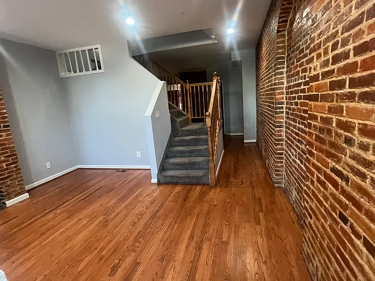 1308 N Mount St #1 — Photo 5