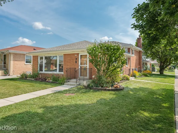 8605 N Merrill St, Niles, IL 60714