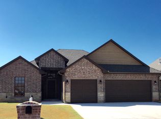 1804 NE 27th Ter, Moore, OK 73160