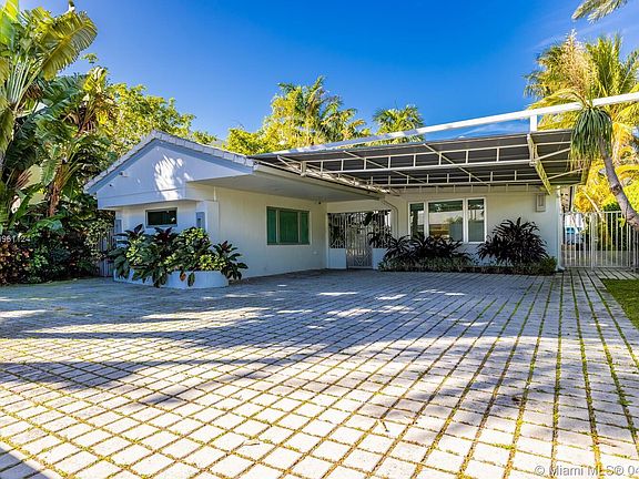 4th image of 638 W Dilido Dr