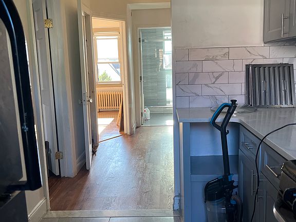 3rd image of 82-06 Penelope Ave
