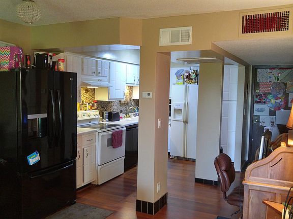 4th image of 4575 80th Street Cir W #302