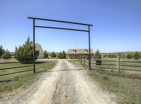2nd image of 4274 County Road 4415