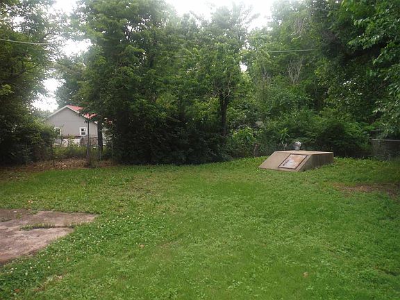 3rd image of 219 N Residence St
