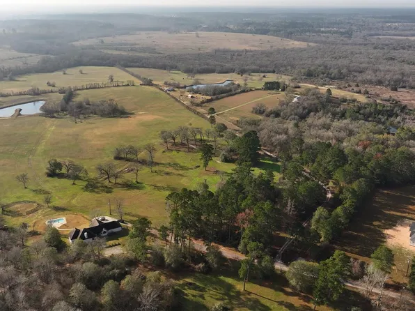 17 Saint Beulah Chapel Rd, Montgomery, TX 77316