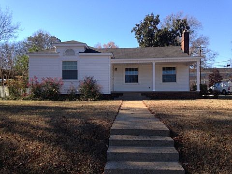 1st image of 502 Riverview Dr
