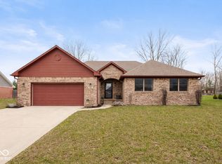 224 Woodland Pl, Pittsboro, IN 46167