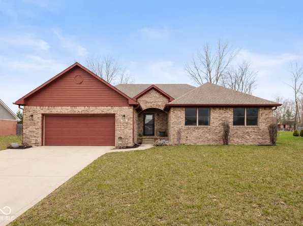 224 Woodland Pl, Pittsboro, IN 46167