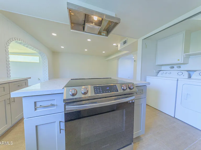 4558 N 15th Ave — Photo 20