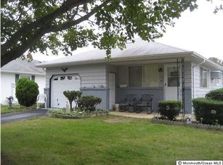 15 Saint Croix St, Toms River, NJ 08757