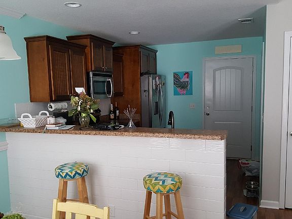 3rd image of 183 Sandalwood Cir