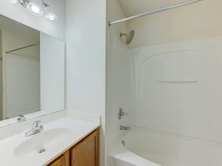 184 Ivy Square Dr — Photo 18