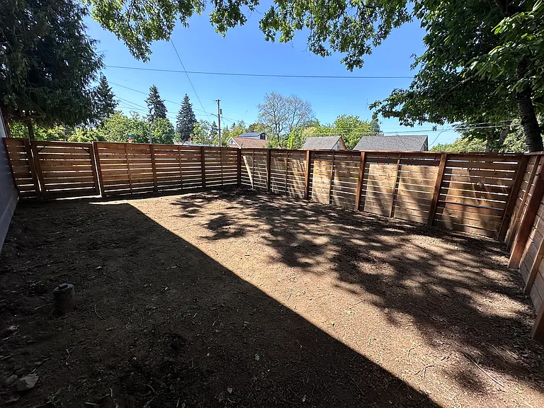 1016 W 23rd St — Photo 32