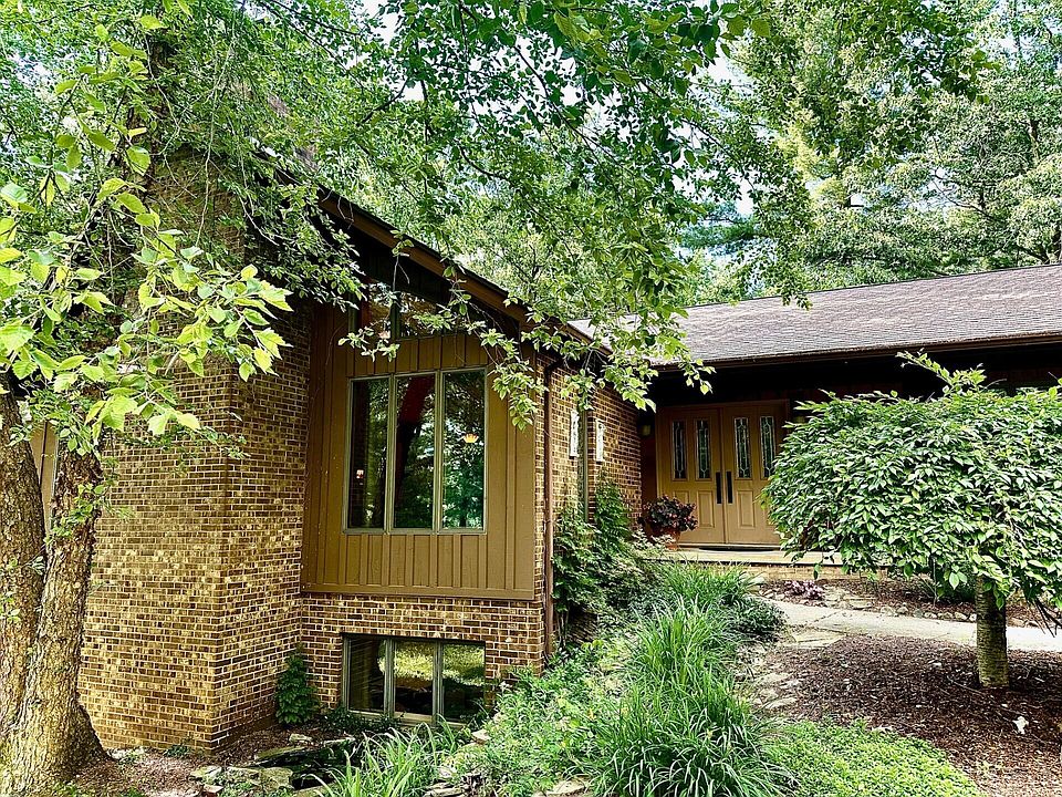 1st image of 9558 Whispering Pines Dr